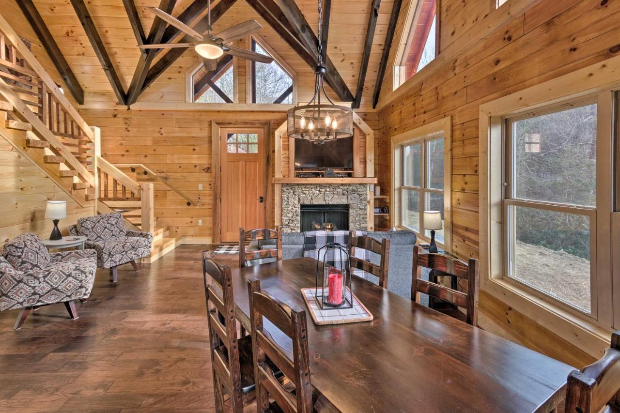 Hilltop Cabin On 5 Acres With Hot Tub And Waterfall! Bryson City Exterior photo