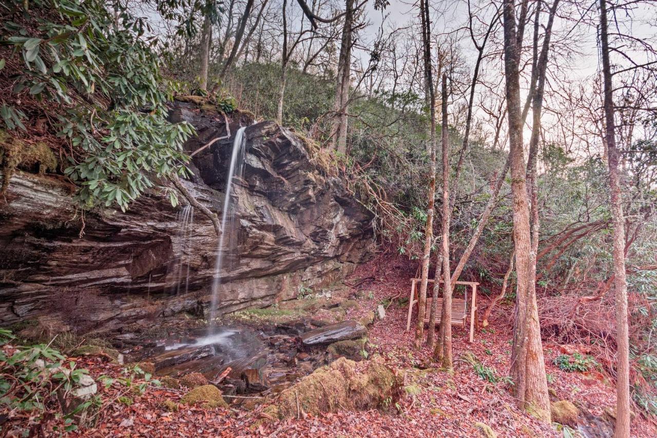 Hilltop Cabin On 5 Acres With Hot Tub And Waterfall! Bryson City Exterior photo