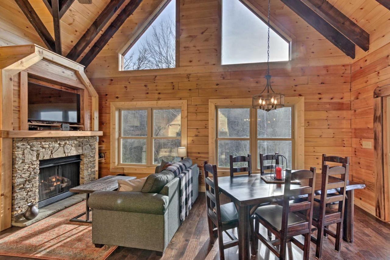 Hilltop Cabin On 5 Acres With Hot Tub And Waterfall! Bryson City Exterior photo