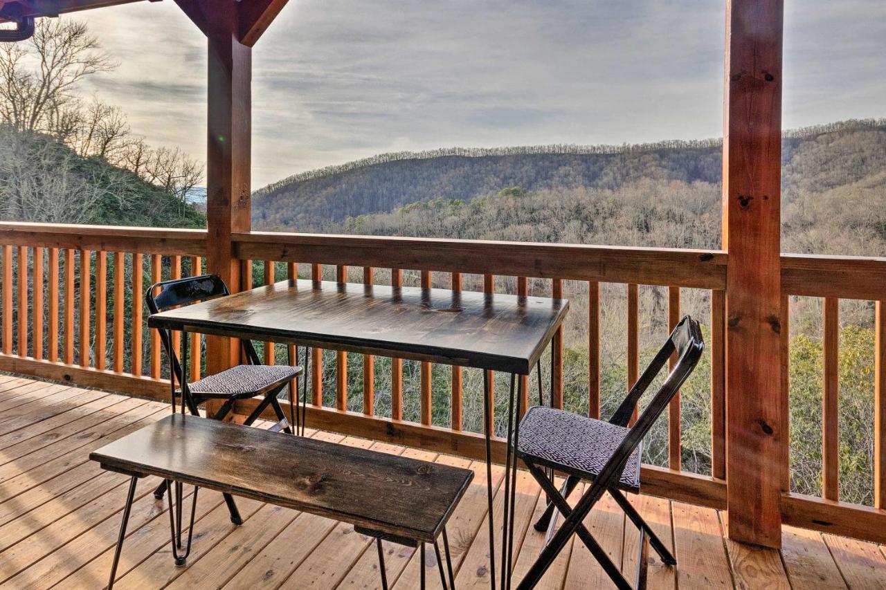 Hilltop Cabin On 5 Acres With Hot Tub And Waterfall! Bryson City Exterior photo