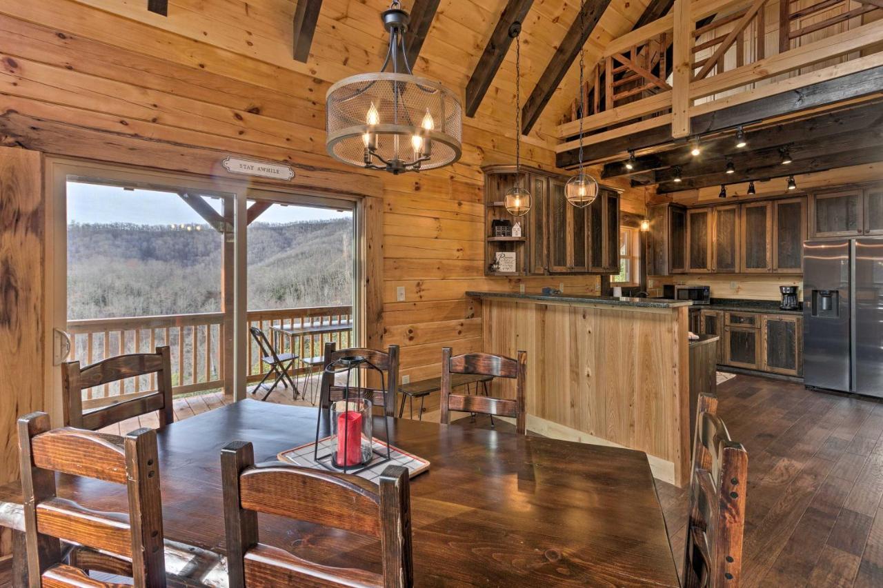 Hilltop Cabin On 5 Acres With Hot Tub And Waterfall! Bryson City Exterior photo