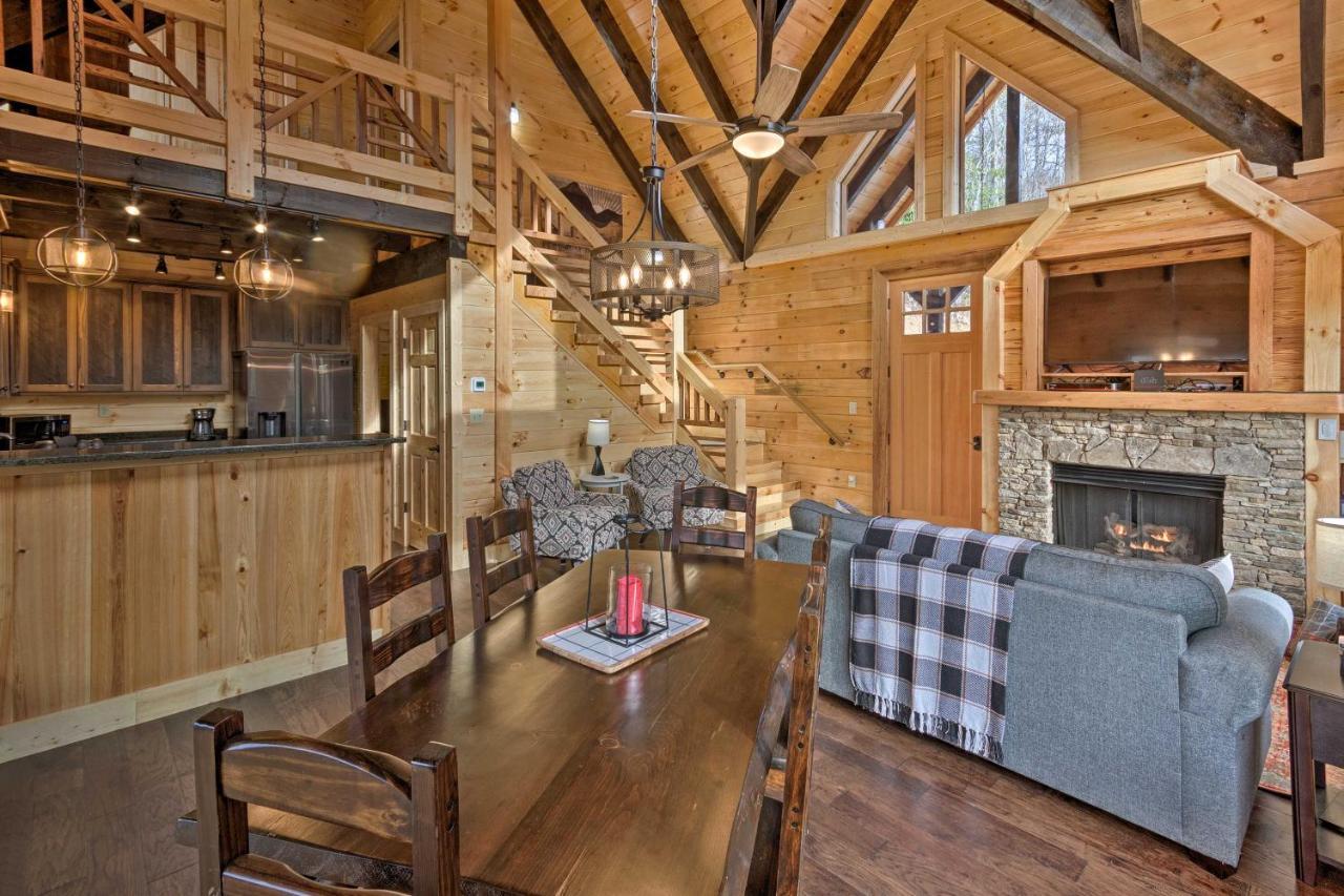 Hilltop Cabin On 5 Acres With Hot Tub And Waterfall! Bryson City Exterior photo
