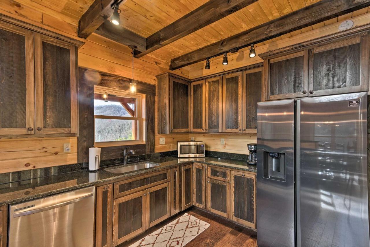 Hilltop Cabin On 5 Acres With Hot Tub And Waterfall! Bryson City Exterior photo