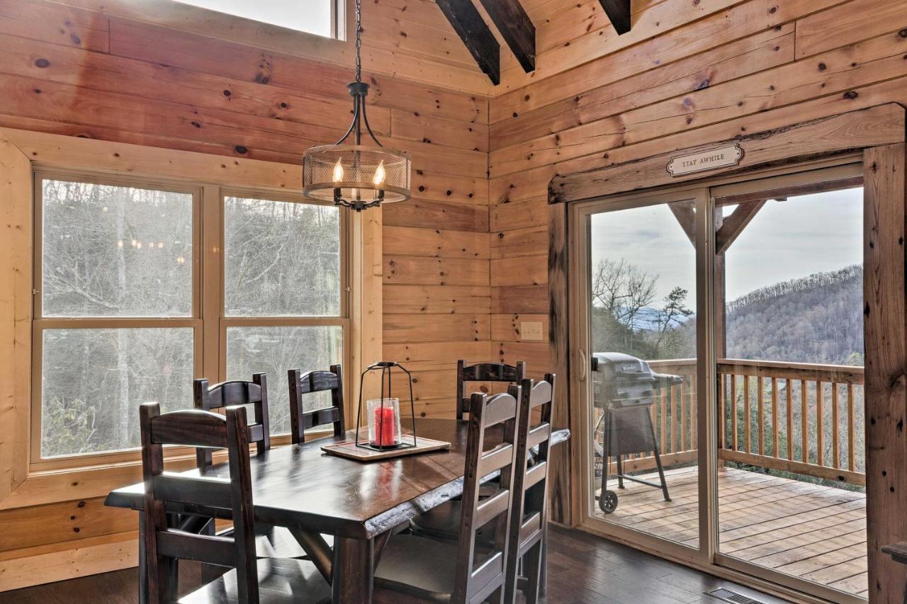 Hilltop Cabin On 5 Acres With Hot Tub And Waterfall! Bryson City Exterior photo