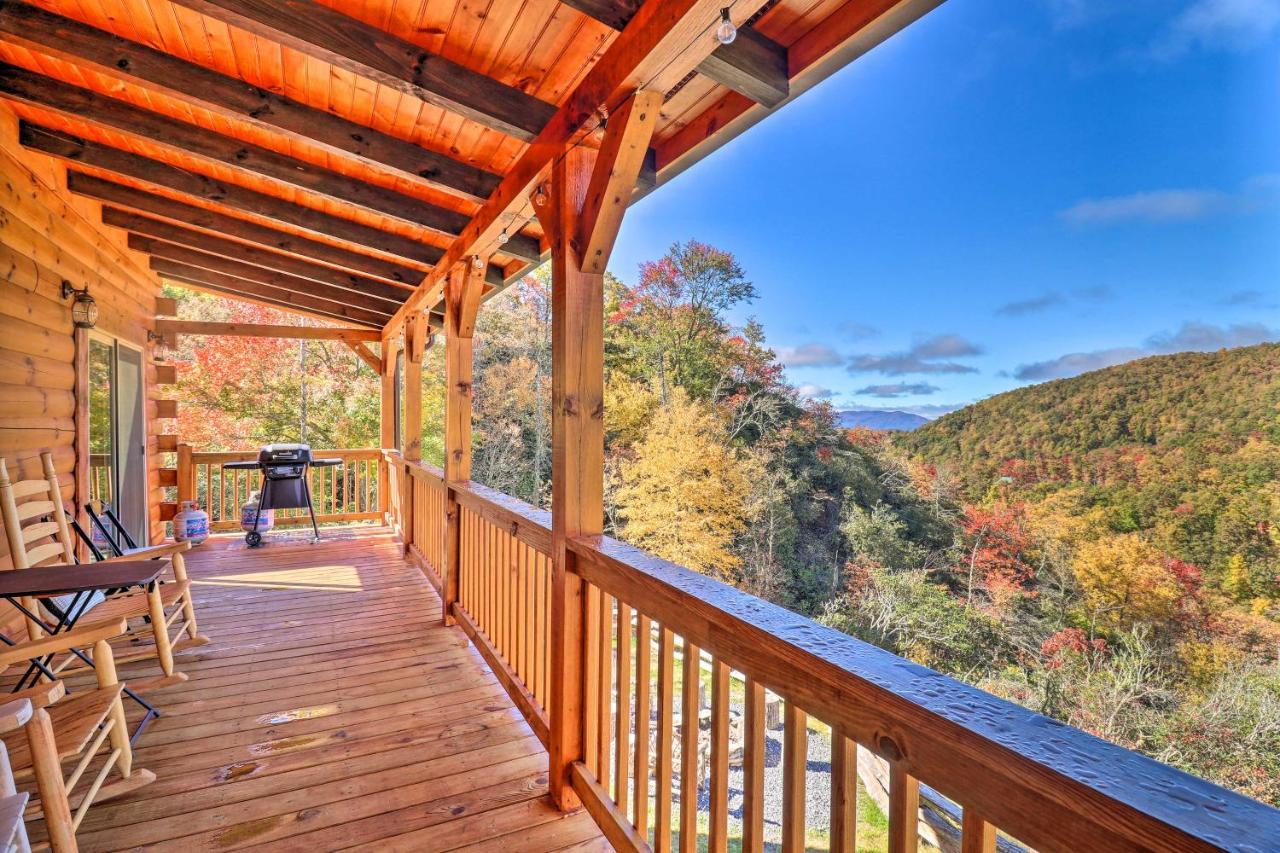 Hilltop Cabin On 5 Acres With Hot Tub And Waterfall! Bryson City Exterior photo